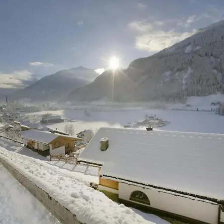 Vakantiehuis Quiet Alpine For 9 With Suana