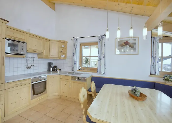 Dağ evi In Austria Near Bus And Sauna *