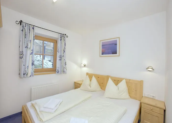 Dağ evi In Austria Near Bus And Sauna