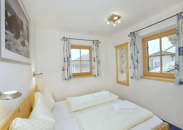 Dağ evi In Austria Near Bus And Sauna